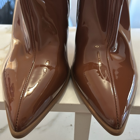 NWT Steve Madden Patent Leather Boot - Size 9 - Picture 3 of 8